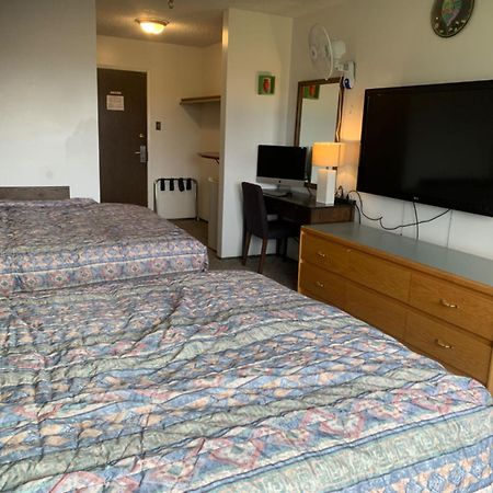 Providence Place Inn Port Hardy Kültér fotó