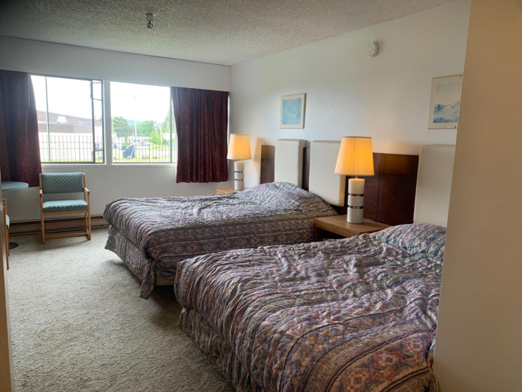Providence Place Inn Port Hardy Kültér fotó