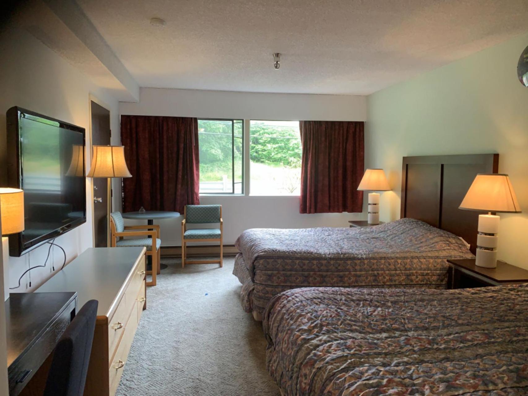 Providence Place Inn Port Hardy Kültér fotó