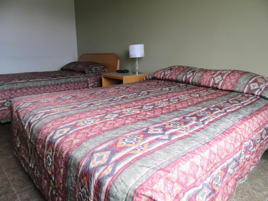 Providence Place Inn Port Hardy Kültér fotó